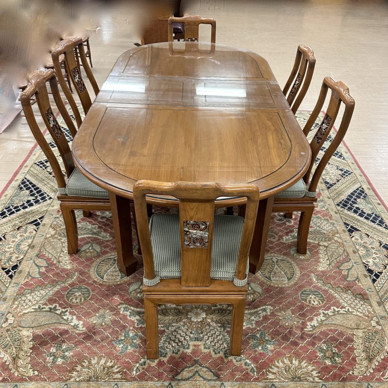 LOT 053 TEAK CHINESE STYLE DINING ROOM TABLE AND 6 CHAIRS (2 ARM, 4